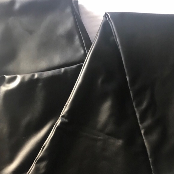 High Waisted Matte Vegan Leather. Sizes SMALL-XL - Picture 4 of 4